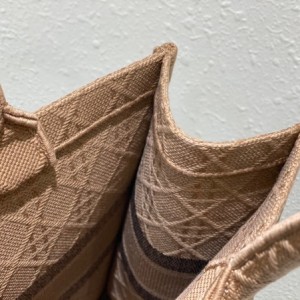 Christian Dior Book Tote Bag 42cm 1286 Cannage Raffia Embroidered Canvas Fall/Winter 2022 Collection - Image 9
