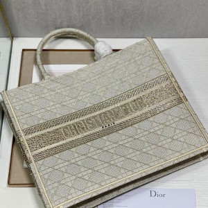 Christian Dior Book Tote Bag 42cm 1286 Cannage Strass Embroidered Canvas Fall/Winter 2022 Collection - Image 6