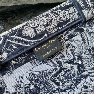 Christian Dior Book Tote Bag 42cm 1286 Chinese New Year Reverse Toile De Jouy Embroidered Canvas Fall/Winter 2022 Collection - Image 7