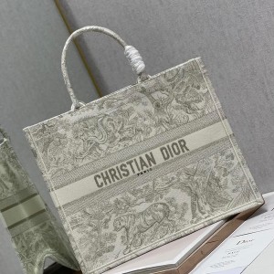 Christian Dior Book Tote Bag 42cm 1286 Chinese New Year Toile De Jouy Embroidered Canvas Fall/Winter 2022 Collection - Image 3