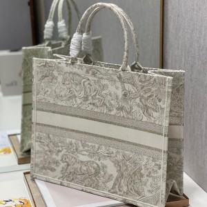 Christian Dior Book Tote Bag 42cm 1286 Chinese New Year Toile De Jouy Embroidered Canvas Fall/Winter 2022 Collection - Image 4