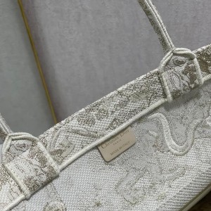 Christian Dior Book Tote Bag 42cm 1286 Chinese New Year Toile De Jouy Embroidered Canvas Fall/Winter 2022 Collection - Image 9