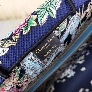 Christian Dior Book Tote Bag 42cm 1286 Constellation Embroidered Canvas Fall/Winter 2022 Collection - Image 9