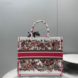 Christian Dior Book Tote Bag 42cm 1286 Lunar New Year Butterfly Embroidery Canvas Fall/Winter 2022 Collection - Image 3