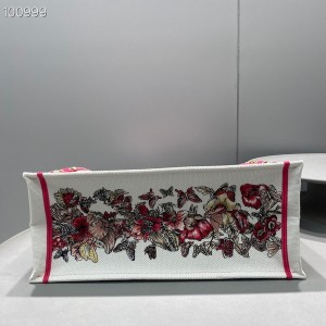 Christian Dior Book Tote Bag 42cm 1286 Lunar New Year Butterfly Embroidery Canvas Fall/Winter 2022 Collection - Image 7