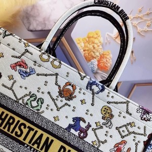 Christian Dior Book Tote Bag 42cm 1286 Pixel Zodiac Embroidery Canvas Fall/Winter 2022 Collection - Image 3