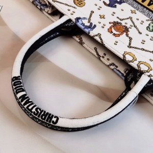 Christian Dior Book Tote Bag 42cm 1286 Pixel Zodiac Embroidery Canvas Fall/Winter 2022 Collection - Image 6