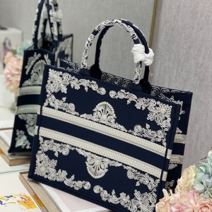 Christian Dior Book Tote Bag 42cm 1286 Toile de Jouy Zodiac Embroidery Canvas Fall/Winter 2022 Collection - Image 3