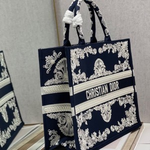 Christian Dior Book Tote Bag 42cm 1286 Toile de Jouy Zodiac Embroidery Canvas Fall/Winter 2022 Collection - Image 4