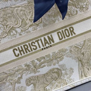 Christian Dior Book Tote Bag 42cm M1286 Toile De Jouy Embroidery Canvas Fall/Winter 2022 Collection - Image 6