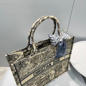 Christian Dior Book Tote Bag 42cm M1286 Toile De Jouy Embroidery Canvas Spring/Summer 2023 Collection - Image 6