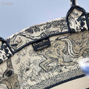 Christian Dior Book Tote Bag 42cm M1286 Toile De Jouy Embroidery Canvas Spring/Summer 2023 Collection - Image 8