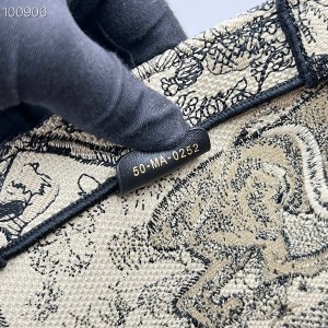 Christian Dior Book Tote Bag 42cm M1286 Toile De Jouy Embroidery Canvas Spring/Summer 2023 Collection - Image 9