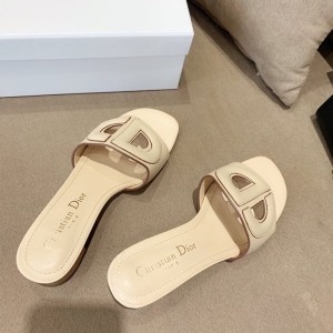 Christian Dior CD Logo Mules Calfskin Leather Spring/Summer 2020 Collection - Image 9