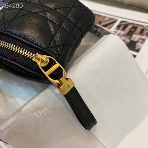 Christian Dior Caro Multifunction Pouch Bag.12cm Calfskin Leather Spring/Summer 2021 Collection - Image 4