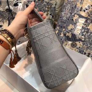 Christian Dior D-Lite Lady Dior Bag 24cm Embroidered Canvas Gold Hardware Fall/Winter 2020 Collection - Image 2
