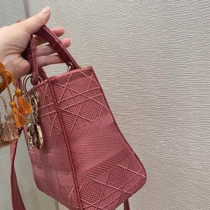 Christian Dior D-Lite Lady Dior Bag 24cm Embroidered Canvas Gold Hardware Fall/Winter 2020 Collection - Image 3