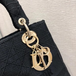 Christian Dior D-Lite Lady Dior Bag 24cm Embroidered Canvas Gold Hardware Fall/Winter 2020 Collection - Image 4