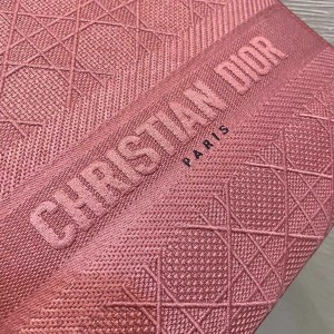 Christian Dior D-Lite Lady Dior Bag 24cm Embroidered Canvas Gold Hardware Fall/Winter 2020 Collection - Image 7