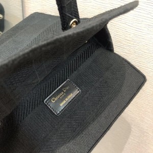 Christian Dior D-Lite Lady Dior Bag 24cm Embroidered Canvas Gold Hardware Fall/Winter 2020 Collection - Image 8