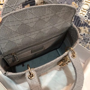 Christian Dior D-Lite Lady Dior Bag 24cm Embroidered Canvas Gold Hardware Fall/Winter 2020 Collection - Image 9