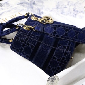 Christian Dior D-Lite Lady Dior Bag 24cm Velvet Embroidered Canvas Gold Hardware Fall/Winter 2020 Collection - Image 4