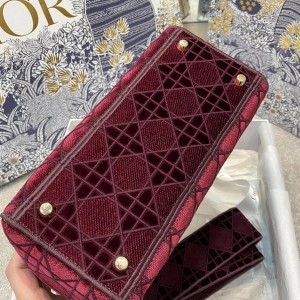 Christian Dior D-Lite Lady Dior Bag 24cm Velvet Embroidered Canvas Gold Hardware Fall/Winter 2020 Collection - Image 6
