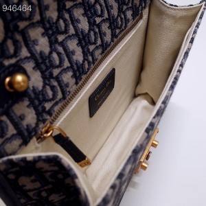 Christian Dior DiorAddict Bag 24cm 5585 Oblique Canvas Spring/Summer 2022 Collection - Image 7