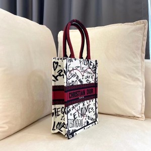 Christian Dior DiorAmour Vertical Book Tote Bag 20cm Embroidered Canvas Fall/Winter 2020 Collection - Image 3
