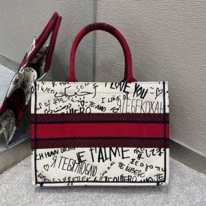 Christian Dior Dioramour Book Tote Bag 35cm Embroidered Canvas Fall/Winter 2020 Collection - Image 3