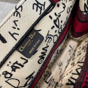 Christian Dior Dioramour Book Tote Bag 35cm Embroidered Canvas Fall/Winter 2020 Collection - Image 7