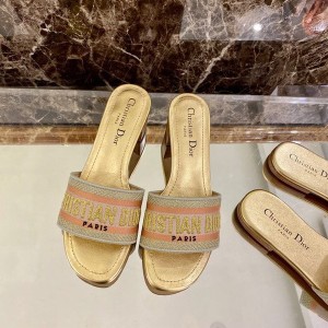 Christian Dior Dway Mules in Embroidered Cotton Calfskin Leather Spring/Summer 2020 Collection - Image 8