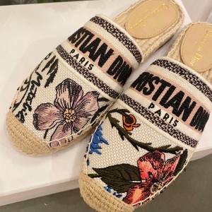Christian Dior Floral Espadrill Mules Calfskin Leather Spring/Summer 2020 Collection - Image 3