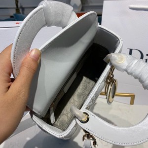 Christian Dior Lady Dior Bag 20cm Gold Hardware Lambskin Leather Spring/Summer 2020 Collection - Image 4