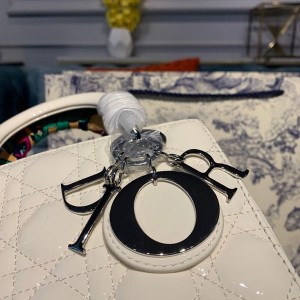 Christian Dior Lady Dior Bag 20cm Silver Hardware Patent Leather Spring/Summer 2020 Collection - Image 3