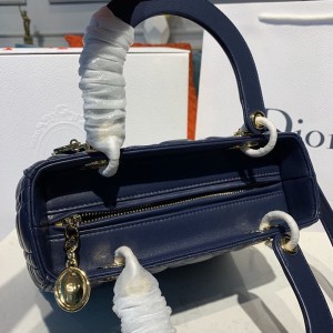 Christian Dior Lady Dior Bag 24cm Gold Hardware Lambskin Leather Spring/Summer 2020 Collection - Image 6