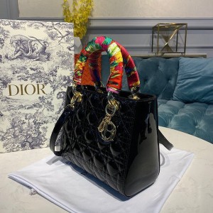 Christian Dior Lady Dior Bag 24cm Gold Hardware Patent Leather Spring/Summer 2020 Collection - Image 3