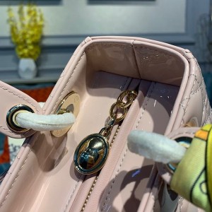Christian Dior Lady Dior Bag 24cm Gold Hardware Patent Leather Spring/Summer 2020 Collection - Image 4