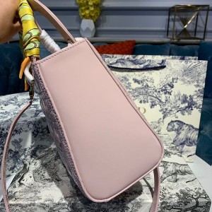 Christian Dior Lady Dior Bag 24cm Gold Hardware Patent Leather Spring/Summer 2020 Collection - Image 5
