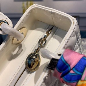Christian Dior Lady Dior Bag 24cm Gold Hardware Patent Leather Spring/Summer 2020 Collection - Image 5