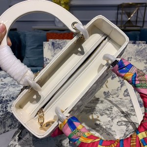Christian Dior Lady Dior Bag 24cm Gold Hardware Patent Leather Spring/Summer 2020 Collection - Image 8