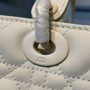 Christian Dior Lady Dior Bag 24cm Matte Hardware Lambskin Leather Spring/Summer 2020 Collection - Image 7
