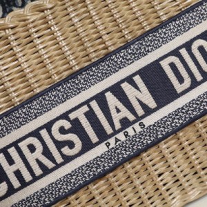 Christian Dior Lady Dior Bag 28cm M0565 Blue Dior Oblique Jacquard Embroidery Canvas Fall/Winter 2022 Collection - Image 7