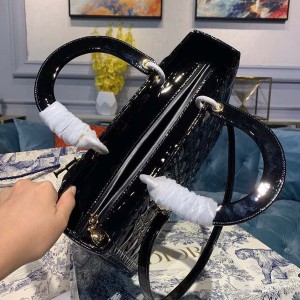 Christian Dior Lady Dior Bag 32cm Gold Hardware Patent Leather Spring/Summer 2020 Collection - Image 8