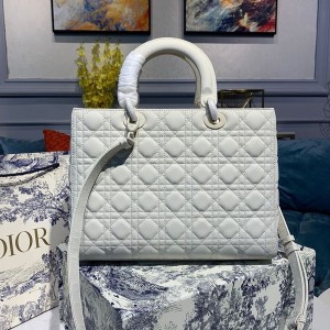 Christian Dior Lady Dior Bag 32cm Matte Hardware Lambskin Leather Spring/Summer 2020 Collection - Image 3