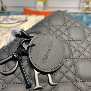 Christian Dior Lady Dior Bag 32cm Matte Hardware Lambskin Leather Spring/Summer 2020 Collection - Image 4