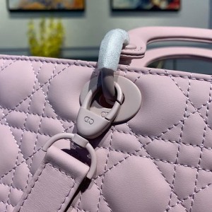Christian Dior Lady Dior Bag 32cm Matte Hardware Lambskin Leather Spring/Summer 2020 Collection - Image 6
