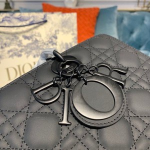 Christian Dior Lady Dior Bag 32cm Matte Hardware Lambskin Leather Spring/Summer 2020 Collection - Image 6