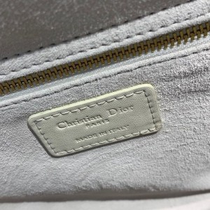 Christian Dior Lady Dior Bag 32cm Matte Hardware Lambskin Leather Spring/Summer 2020 Collection - Image 7