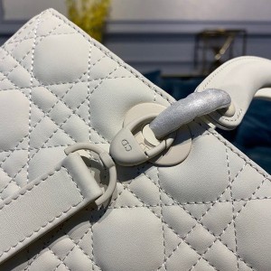 Christian Dior Lady Dior Bag 32cm Matte Hardware Lambskin Leather Spring/Summer 2020 Collection - Image 9